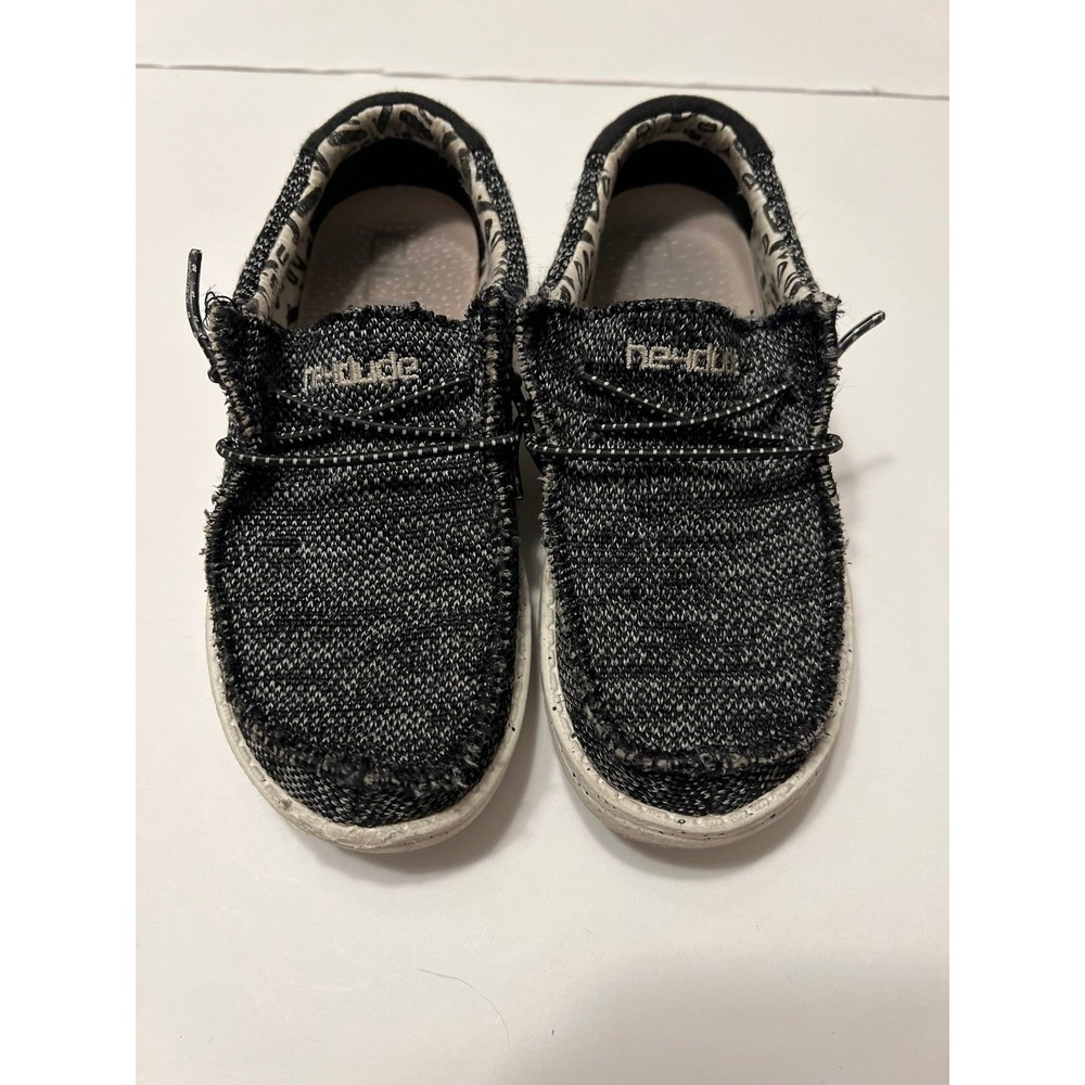Boys size 10 hey dude shoes (s-151)